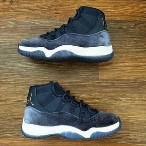 Jordan 11 Retro in ‘Midnight Navy Velvet’ Size 6.5 (womens)